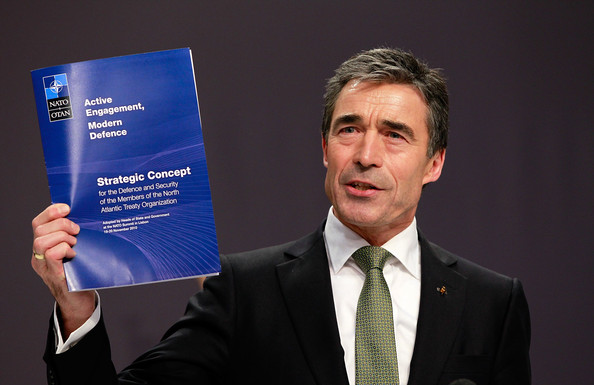 Anders+Fogh+Rasmussen+NATO+Summit+Lisbon+2010+3QMEFsPVXcil